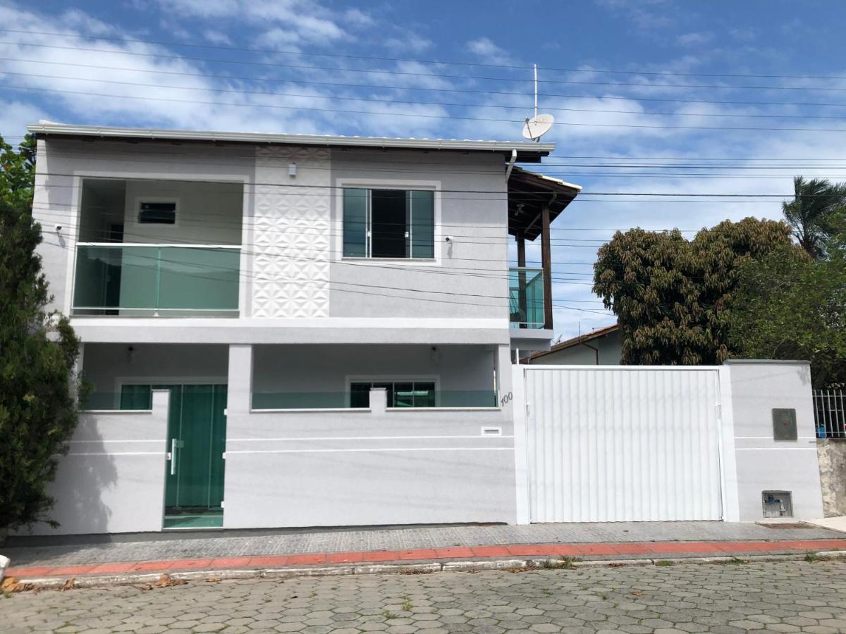 Casa Praia De Gov Celso Ramos 고베르나도르 셀소 하모스 외부 사진